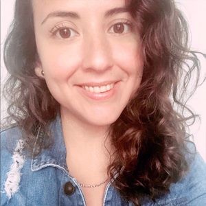 Meet your Posher, Andrea